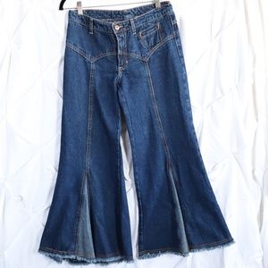 BOOM BOOM Flare/Bell Bottom Crops (booty enhancing!)